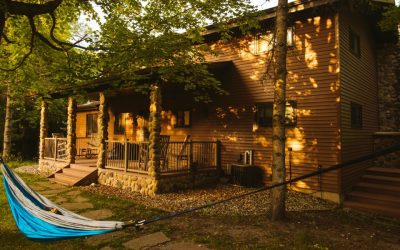 Comment Optimiser l’Espace dans une Petite Maison en Bois : Conseils et Astuces